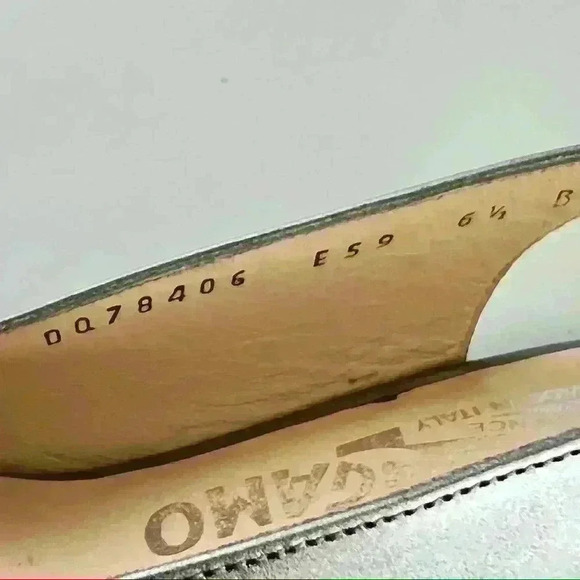 SALVATORE FERRAGAMO GREY LEATHER SLINGBACK KITTY HEEL OPEN TOE SANDALS 6.5 - Picture 15 of 16